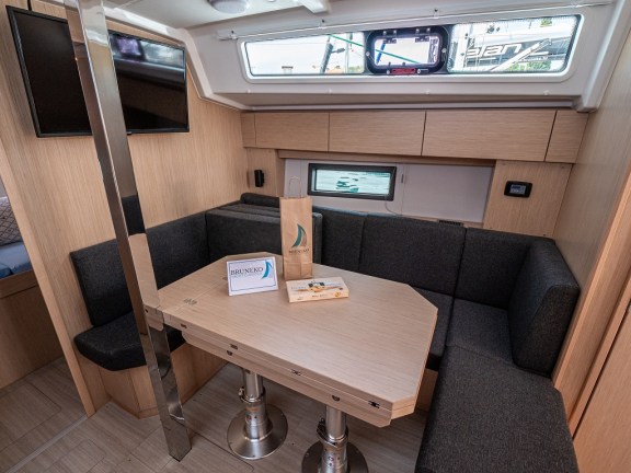 Image of Windchaser yacht #21