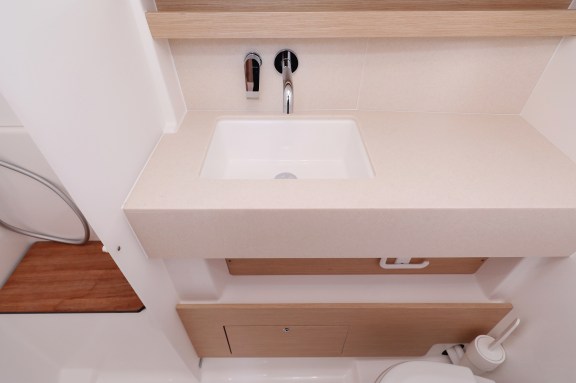 Image of Blue Wave yacht #40