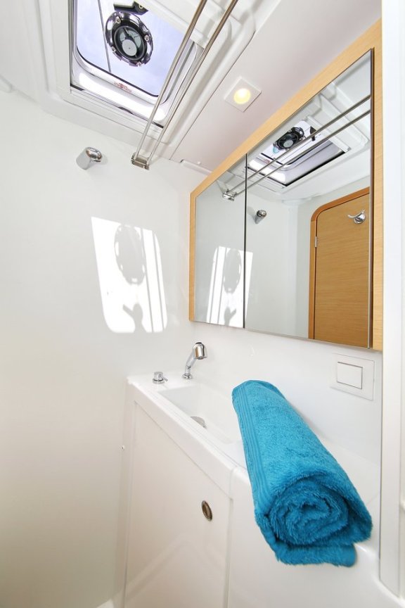 Image of Vertigo yacht #29