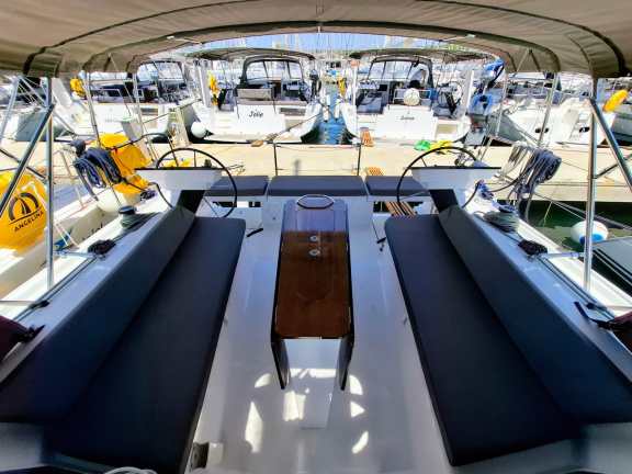 Image of Reel Love yacht #9