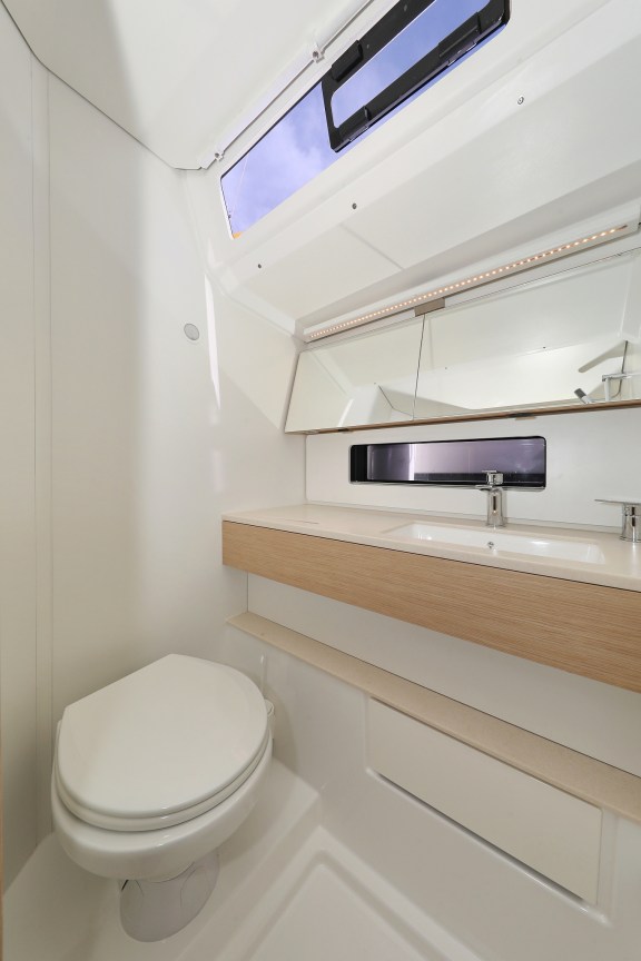 Image of Reel Love yacht #40