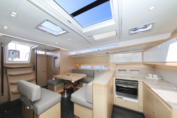 Image of Blue Therapy yacht #18