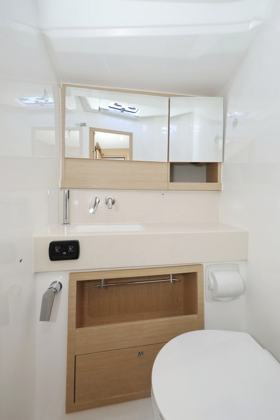 Image of Blue Therapy yacht #35