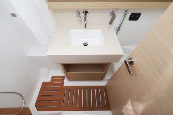 Image of Blue Therapy yacht #38