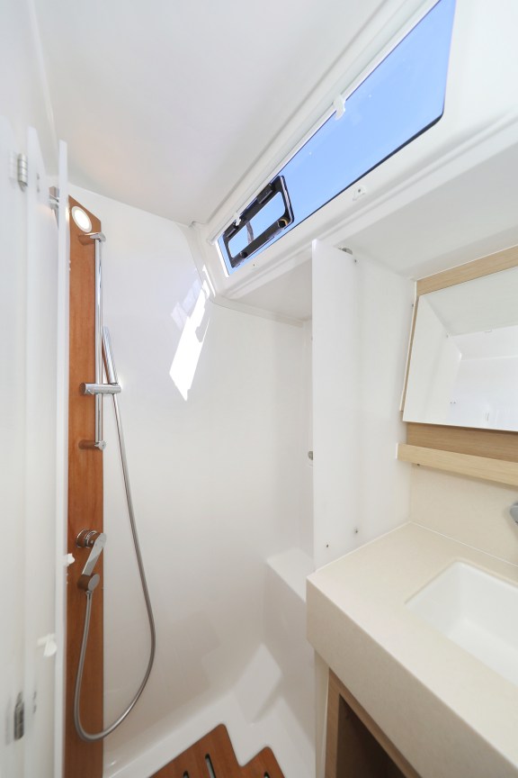 Image of Blue Therapy yacht #39