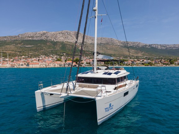 Image of Topaz yacht #3