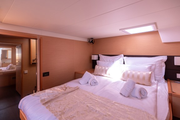 Image of Topaz yacht #14