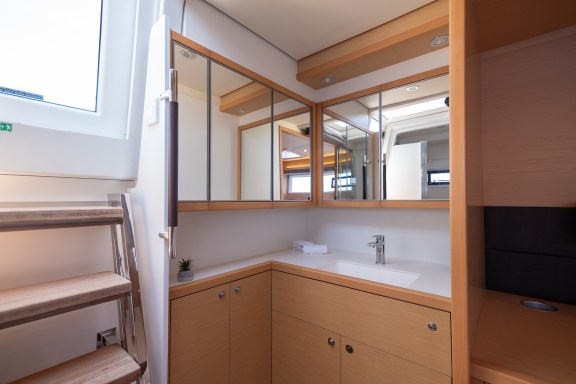 Image of Topaz yacht #20