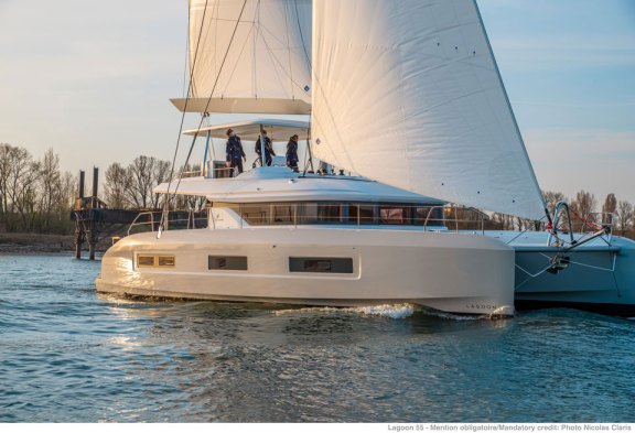 Image of Tri Wing yacht #4