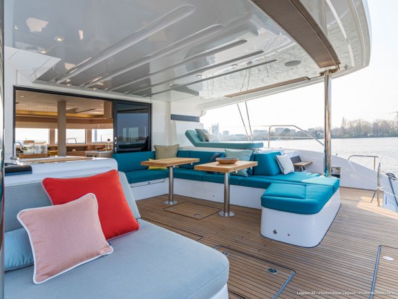 Image of Tri Wing yacht #17