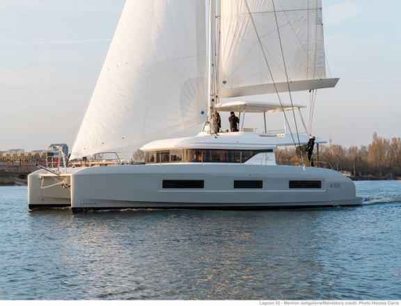 Image of Tri Wing yacht #3