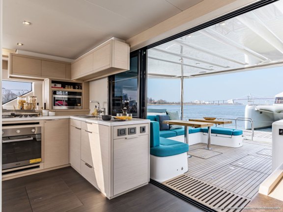 Image of Tri Wing yacht #23