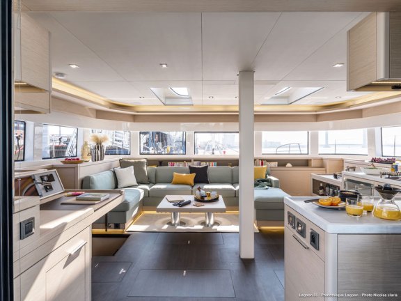 Image of Tri Wing yacht #20