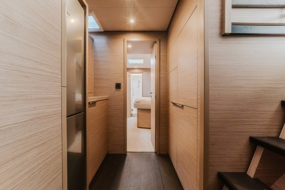 Image of Tri-Wing yacht #28