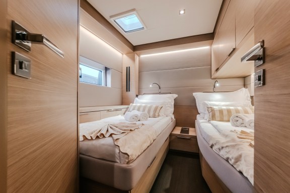 Image of Tri-Wing yacht #31