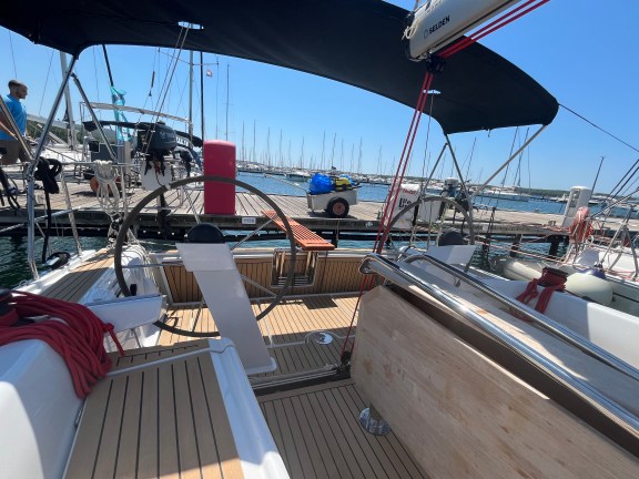 Image of Bubba Gump yacht #7