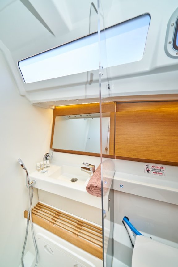 Image of Lucia II yacht #12