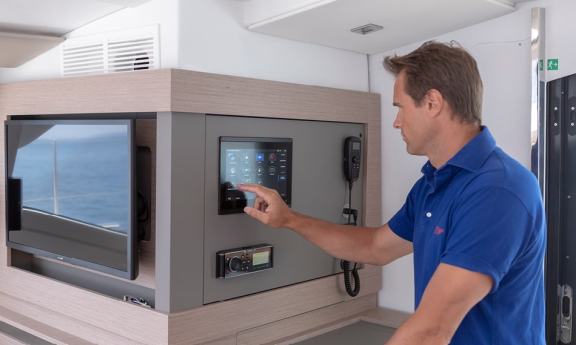 Image of Winged Arrow II yacht #13