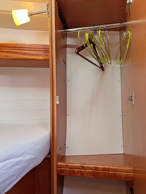 Image of Pulenat yacht #32