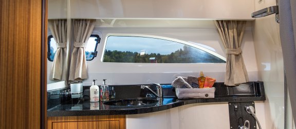 Image of Bubble yacht #12