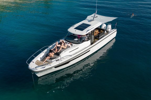Image of Pura Vida yacht #9
