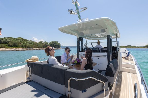 Image of Pura Vida yacht #11