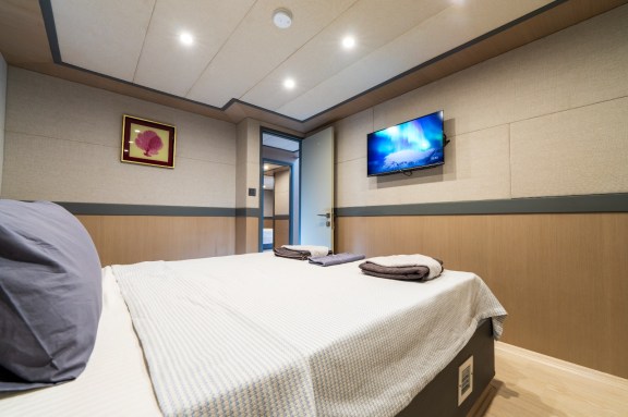 Image of Albatros Explorer yacht #18