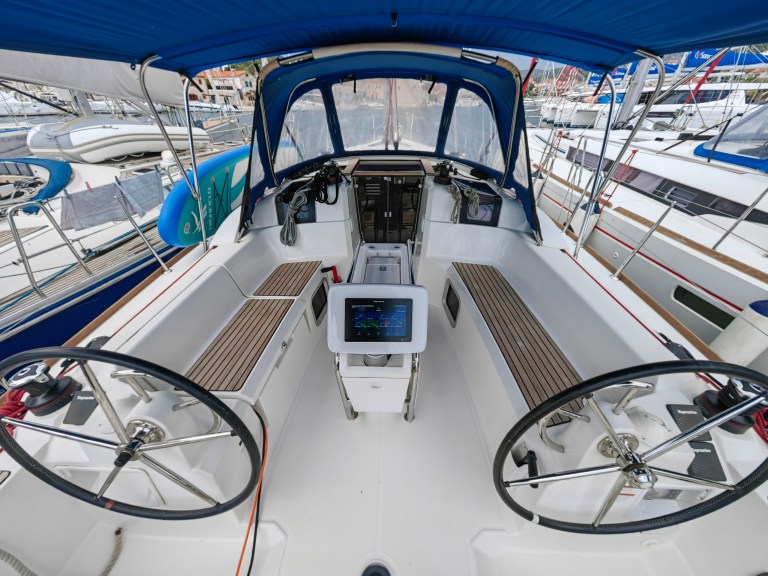 Image of Islanders yacht #4