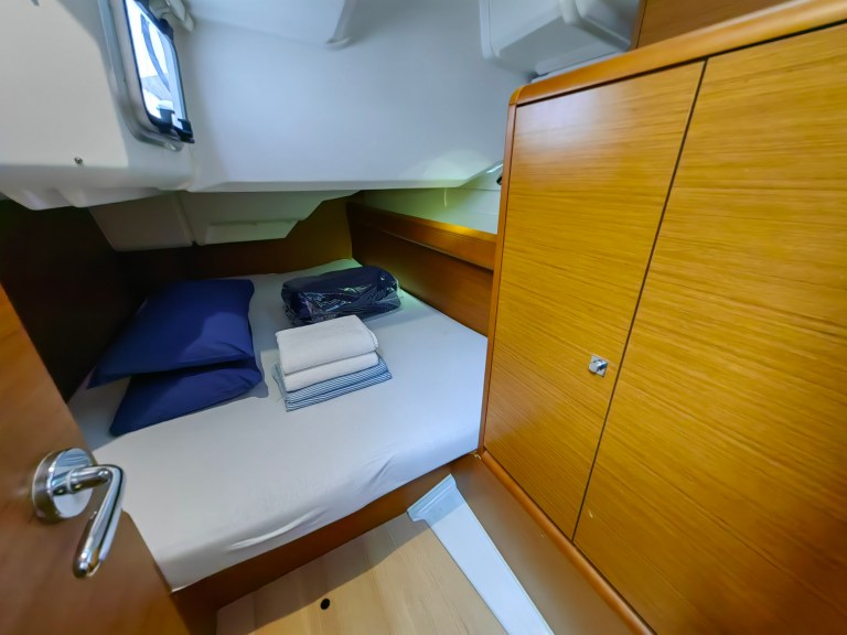 Image of Islanders yacht #28