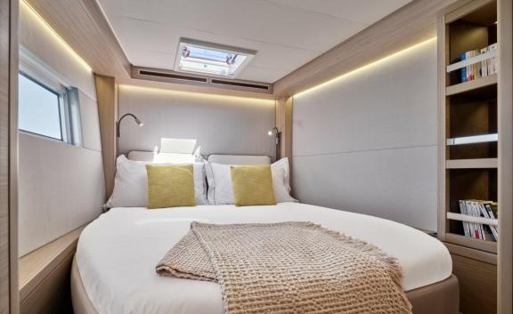 Image of Deb Elli yacht #12