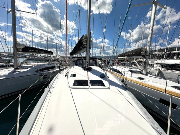 Image of More Grey yacht #6