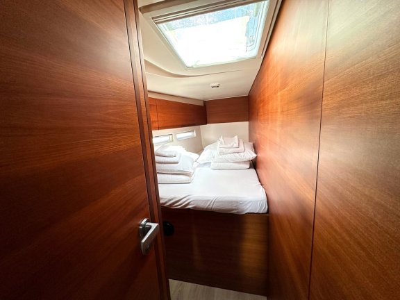 Image of More Grey yacht #19