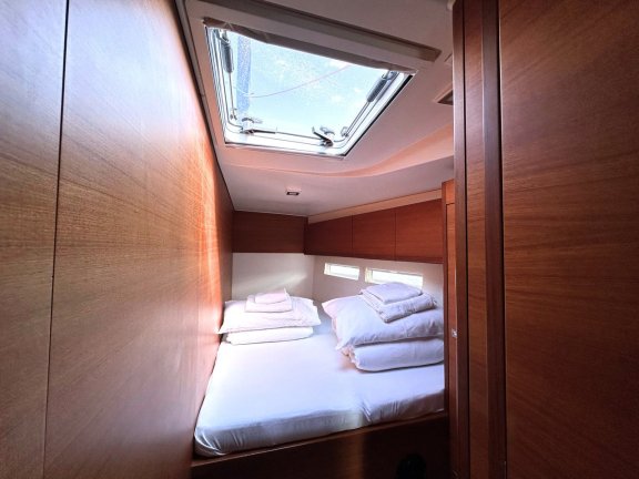 Image of More Grey yacht #22