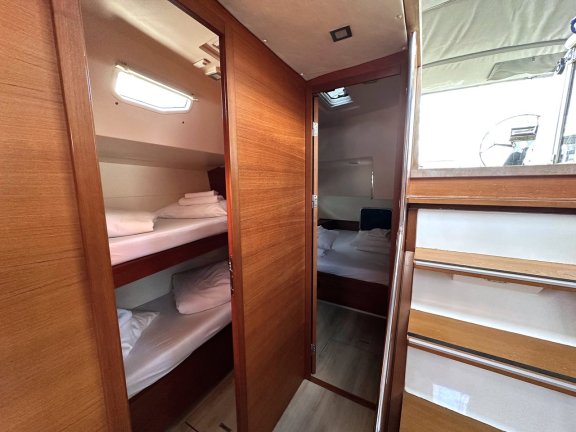 Image of More Grey yacht #23