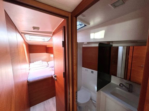 Image of More Grey yacht #18