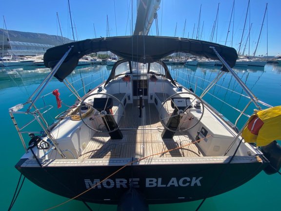 Image of More Black yacht #6