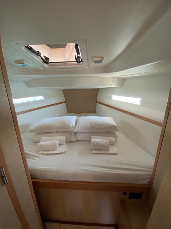 Image of More Black yacht #13