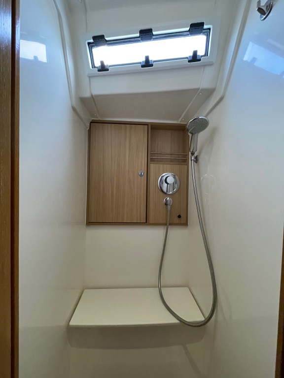 Image of Wave dancer yacht #4