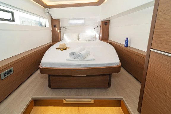 Image of Lizz yacht #9