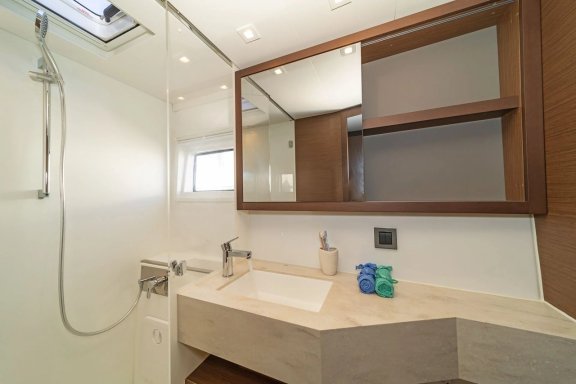 Image of Lizz yacht #10