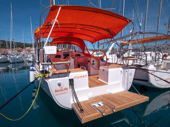 Image of Funky yacht #4