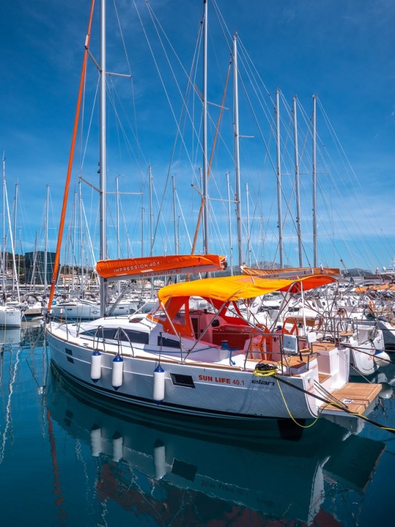 Image of Funky yacht #3