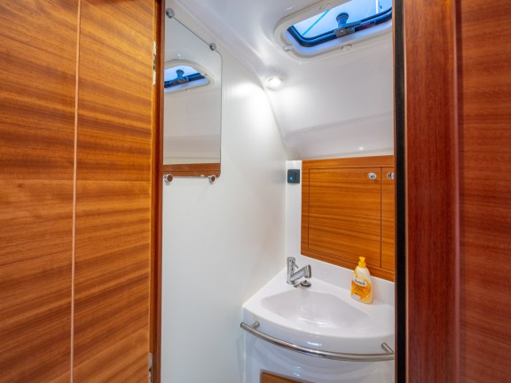 Image of Funky yacht #27