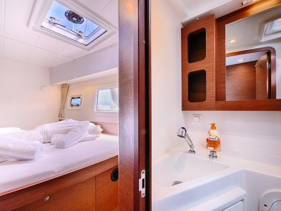 Image of Sea Voyager yacht #21