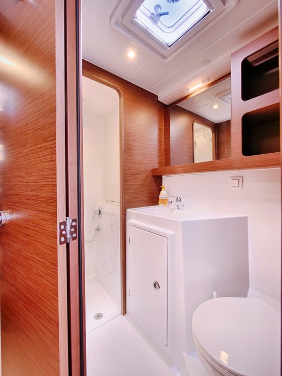 Image of Sea Voyager yacht #28