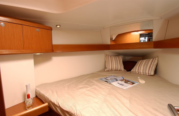 Image of Seneca yacht #9