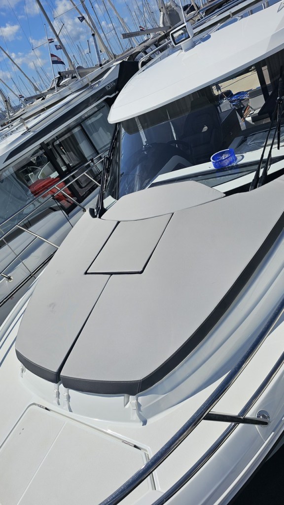 Image of Infinity yacht #3