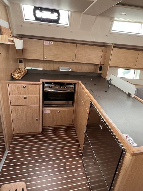 Image of Sunny yacht #14