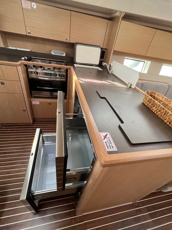 Image of Sunny yacht #15