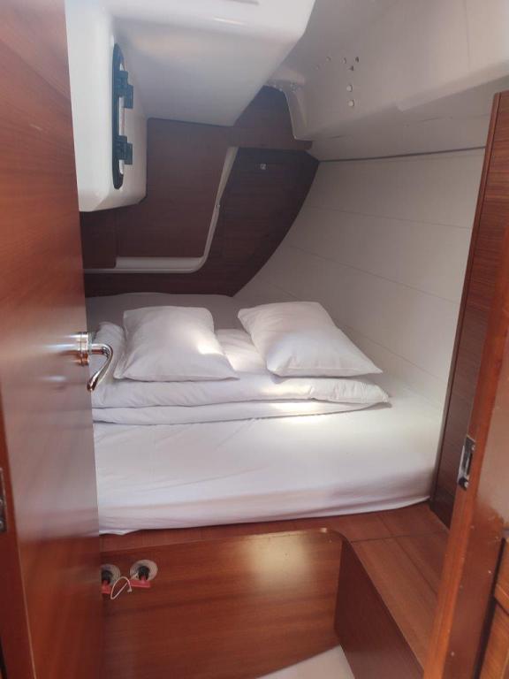 Image of Spinaker yacht #6